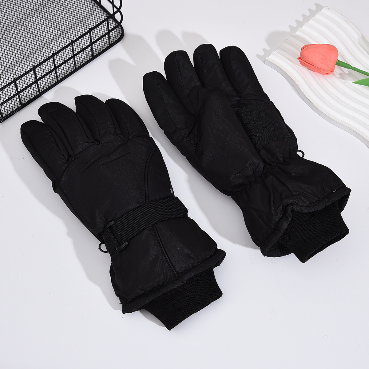 Modne wiatroodporne rękawice n – Ski Glove Waterproof recenzja i cena